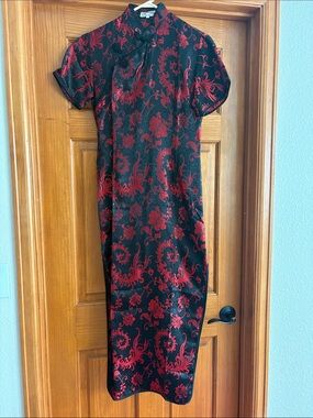 Elegant 100% Silk Black and Red Floral Maxi Dress